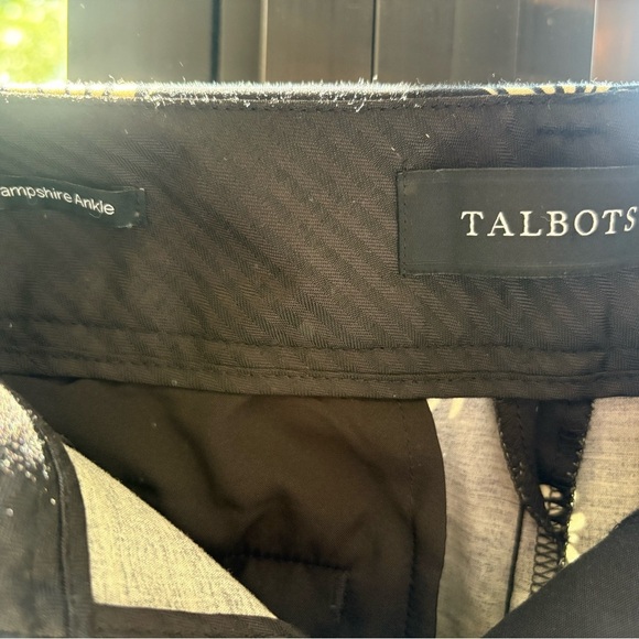 Talbots Women's Size 4 Black & White Daisies Floral Hampshire Ankle Pants - Picture 2 of 2